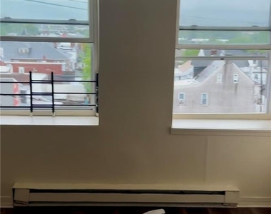 402 Ridge Avenue - Photo Thumbnail 6