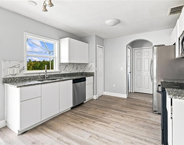 1365 Carey Glen Cir - Photo Thumbnail 8