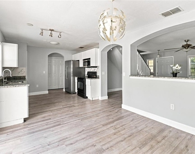 1365 Carey Glen Cir - Photo Thumbnail 7