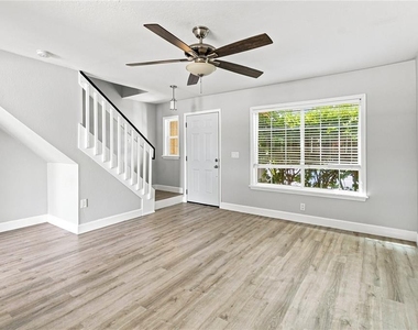 1365 Carey Glen Cir - Photo Thumbnail 4