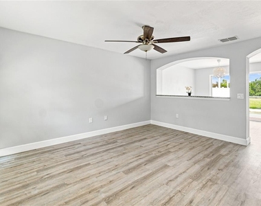 1365 Carey Glen Cir - Photo Thumbnail 3