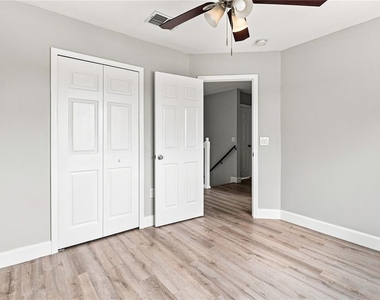 1365 Carey Glen Cir - Photo Thumbnail 16