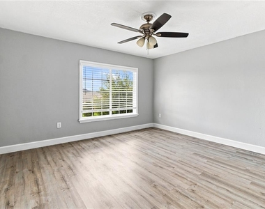 1365 Carey Glen Cir - Photo Thumbnail 20