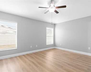 15407 Lost Creek Lane - Photo Thumbnail 15