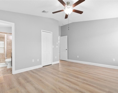 15407 Lost Creek Lane - Photo Thumbnail 16