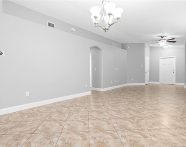 15407 Lost Creek Lane - Photo Thumbnail 8
