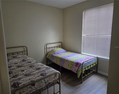 858 Grand Regency Point - Photo Thumbnail 7