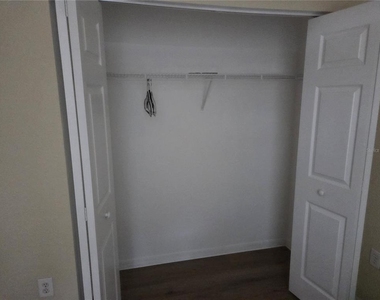 858 Grand Regency Point - Photo Thumbnail 17