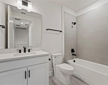 336 Center Lake Lane - Photo Thumbnail 27