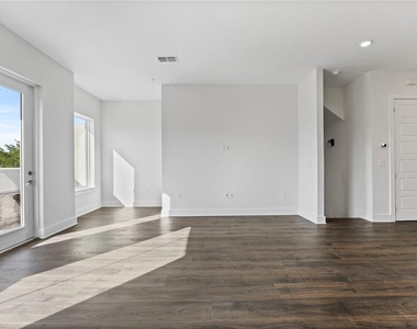 336 Center Lake Lane - Photo Thumbnail 16