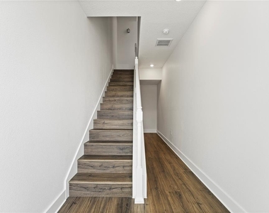 336 Center Lake Lane - Photo Thumbnail 34