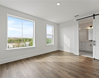 336 Center Lake Lane - Photo Thumbnail 20