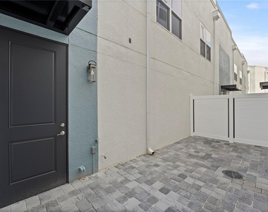 336 Center Lake Lane - Photo Thumbnail 32