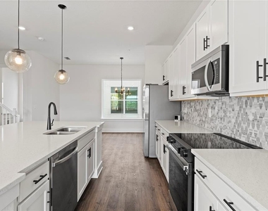 336 Center Lake Lane - Photo Thumbnail 5