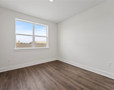 336 Center Lake Lane - Photo Thumbnail 25
