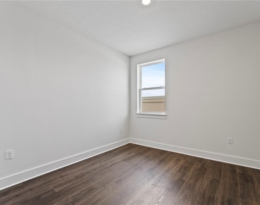 336 Center Lake Lane - Photo Thumbnail 24