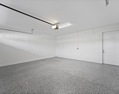 336 Center Lake Lane - Photo Thumbnail 31