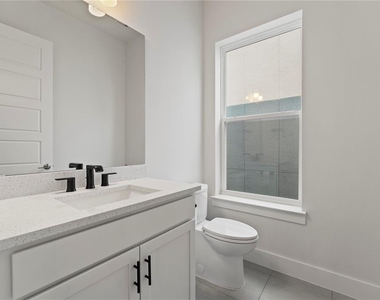 336 Center Lake Lane - Photo Thumbnail 9
