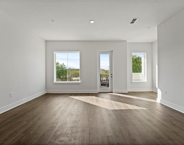 336 Center Lake Lane - Photo Thumbnail 17