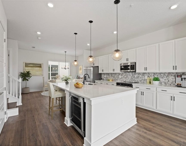 336 Center Lake Lane - Photo Thumbnail 8