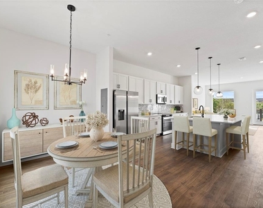 336 Center Lake Lane - Photo Thumbnail 12