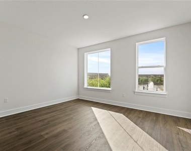 336 Center Lake Lane - Photo Thumbnail 21