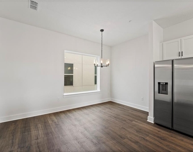336 Center Lake Lane - Photo Thumbnail 13