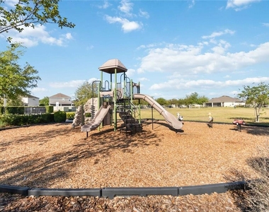 1651 Chatsworth Circle - Photo Thumbnail 35