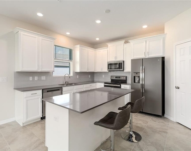 1651 Chatsworth Circle - Photo Thumbnail 8