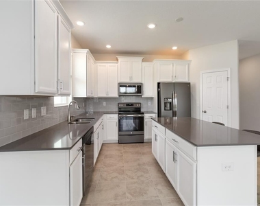 1651 Chatsworth Circle - Photo Thumbnail 9