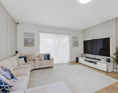 6825 Wilson Hammock Avenue - Photo Thumbnail 6