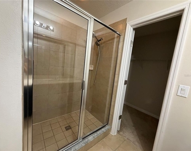 2432 Seven Oaks Drive - Photo Thumbnail 20