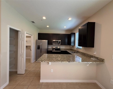 2432 Seven Oaks Drive - Photo Thumbnail 2