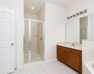 2711 Patrician Circle - Photo Thumbnail 9