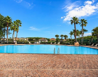 2711 Patrician Circle - Photo Thumbnail 20