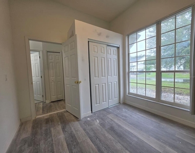 2711 Patrician Circle - Photo Thumbnail 13