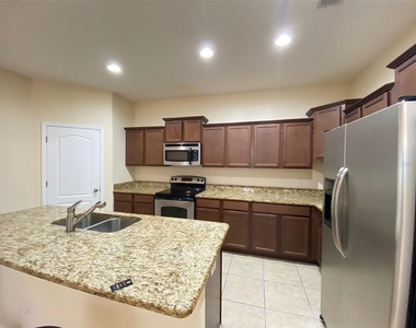 2555 Carrickton Circle - Photo Thumbnail 4