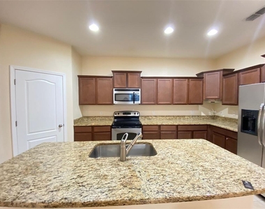 2555 Carrickton Circle - Photo Thumbnail 5