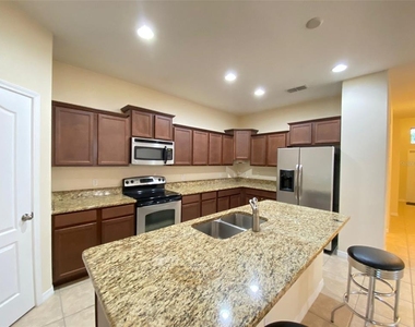 2555 Carrickton Circle - Photo Thumbnail 6