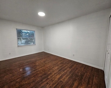 2408 Barley Club Court - Photo Thumbnail 5