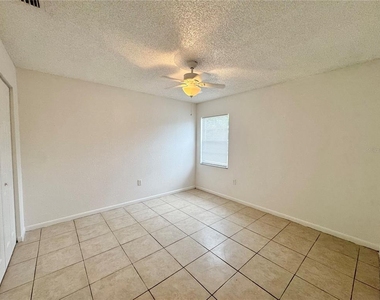 2559 Elm Avenue - Photo Thumbnail 9