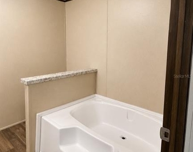 16456 Ne 35th Avenue Road - Photo Thumbnail 9