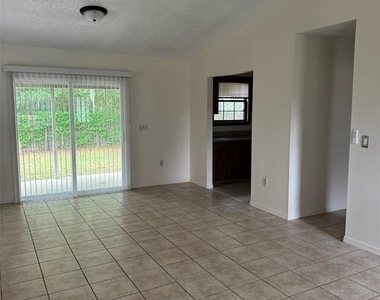 5732 Se 3rd Place - Photo Thumbnail 1