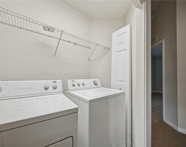 4233 Sw 50th Circle - Photo Thumbnail 19