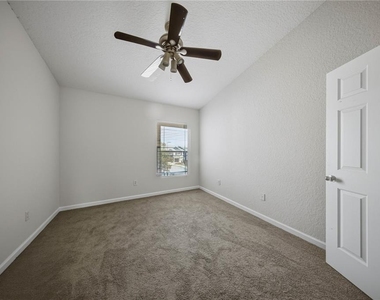 4233 Sw 50th Circle - Photo Thumbnail 15