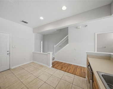 4233 Sw 50th Circle - Photo Thumbnail 3