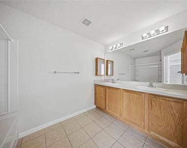 4233 Sw 50th Circle - Photo Thumbnail 12