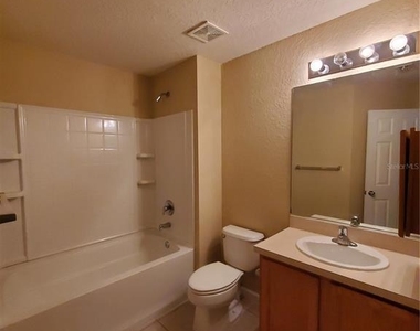 4233 Sw 50th Circle - Photo Thumbnail 12