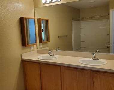 4233 Sw 50th Circle - Photo Thumbnail 8
