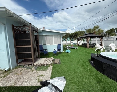 59 45th Avenue - Photo Thumbnail 25